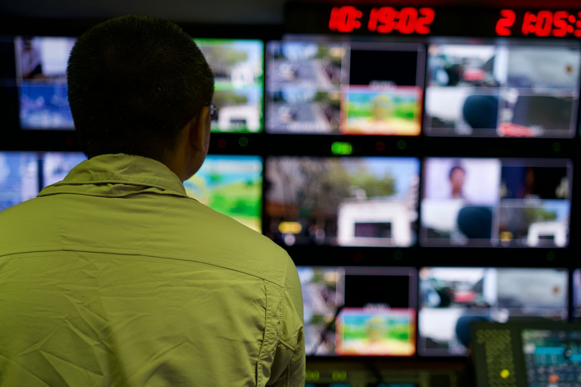 Autonomia total ou controle manual não resolvem
